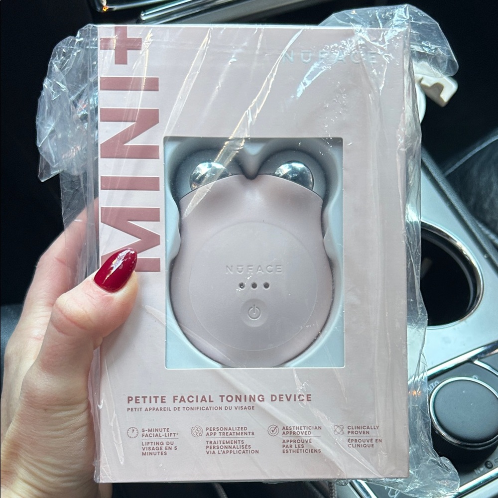 NuFace Mini+ Petite Toning Device in Soft Pink